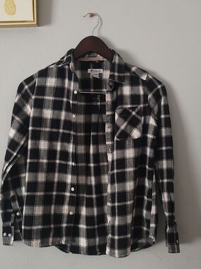 Tractr Black and White Plaid Button-Down Shirt